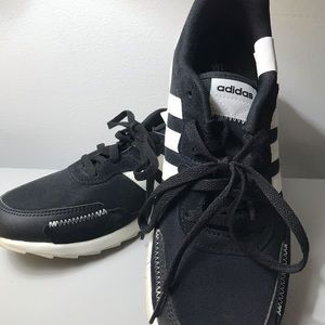 New Adidas shoes  .Unisex